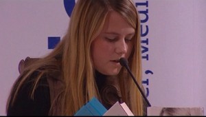 Unesené dievča celebritou. Kampuschová napísala knihu o tyranovi