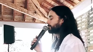 Jared Leto ako vodca bizarného „kultu“? Objavili sa ďalšie šokujúce svedectvá!