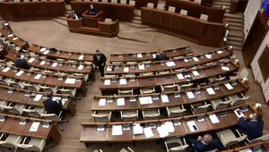 Ani v ďalšom pokuse v parlamente ministra Mikulca neodvolali