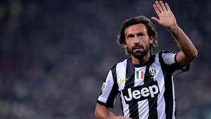 Génius Pirlo mení dres. Ktorý Slovák bude jeho novým spoluhráčom?