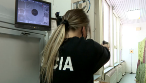 Postrelená kadetka z policajnej akadémie je v umelom spánku, polícia začala trestné stíhanie