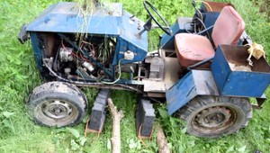 Tragédia pri Lučenci: Muža privalil traktor, ten zraneniam podľahol