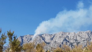 FOTO: Plamene zasiahli aj prírodnú rezerváciu nad Makarskou riviérou