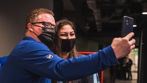 Kustód Vancouveru vďačí fanúšičke Seattlu za záchranu života