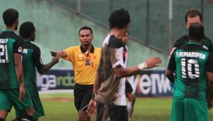 VIDEO: Udrel rozhodcu do tváre, dostal doživotný dištanc!