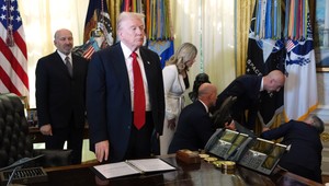 Na tlačovej konferencii s Trumpom skolaboval zástupca farmaceutickej firmy