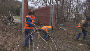 Jedinečný projekt: Odsúdení pomáhajú čistiť verejné priestranstvá a parky