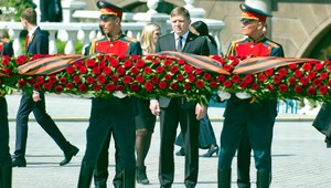 Fico v Moskve: Položil veniec k pamätníku neznámeho vojaka