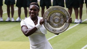 Zvonarevová bez šance, Serena Williamsová po štvrtý raz v kariére víťazkou dvojhry