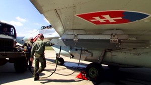 Pilotov počas pristávania niekto osvetľuje laserom. Polícia chce zabrániť katastrofe