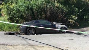 V Bardejovských kúpeľoch zhorelo luxusné Maserati