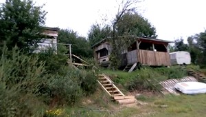 Na Domaši stoja nelegálne stavby, nikto to nerieši