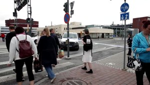 Neďaleko nákupného centra vo fínskom Tampere útočník pobodal viacerých ľudí