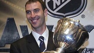 Chára ako prvý Slovák s Norrisovou trofejou z NHL