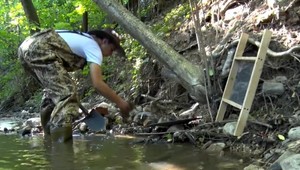 VIDEO: Má iba 15 rokov a je majster sveta v ryžovaní zlata. Začínal v potoku, kam chodili hľadači z celého sveta