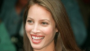 Spomínate si na supermodelku Christy Turlington? Má 55 rokov a TAKTO vyzerá