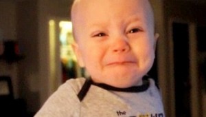 Averzia voči poisťovni? Toto batoľa (1) vždy rozplače