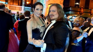 Hablovičová prišla na ples bez muža, Hanečka ju vypýtal