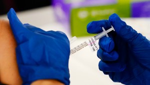 Štyri nastupujúce omikrónové podvarianty vírusu nereagujú na očkovanie, ani na liečbu