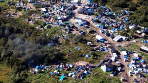 V azylovom centre dobodali policajta, leží v nemocnici
