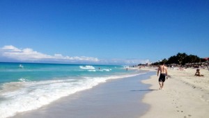 Americkí turisti začali vyhľadávať Kubu, ostrovu už nestačia hotely ani letisko