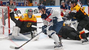 Nemci vrátili SR späť na zem, Cehlárikov gólový debut