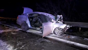 Tragická nehoda pri Strečne: Zrážku s kamiónom vodič neprežil