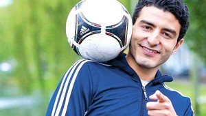 Joga bonito - bav sa hrou! Freestylista Touzani a jeho famózny gól sú dôkazom!