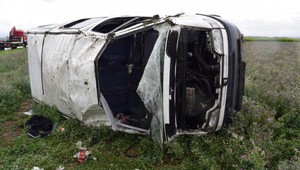 Aby zabránil zrážke, strhol volant. Auto sa prevrátilo