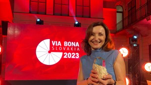 Tesco je Výnimočný zamestnávateľ, rozhodla odborná porota prestížnej ceny Via Bona