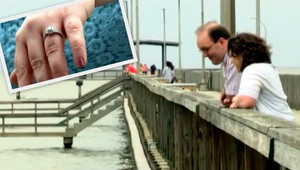 Snúbenec chcel požiadať ženu o ruku, prsteň skončil vo vode