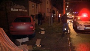 Mladík išiel za priateľkou do Prešova. Havaroval a odstavil domy od elektriny