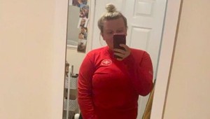 Keď sa uvidela na vianočnej fotke, zhrozila sa: Po roku má o 30 kíl menej a vyzerá super