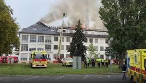 Požiar v pražskej nemocnici: Hasiči evakuovali viac ako 40 ľudí