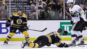 Medvedia obetavosť! Campbell bojoval aj so zlomenou nohou