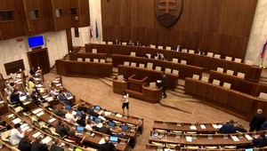 Koalícia chce pre diaľnice uvoľniť dlhovú brzdu. Treba na to zmenu ústavy