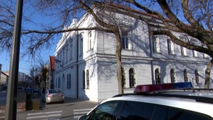 Útok fľašou namiesto poďakovania: Policajt zachránil Rastislavovi život, ten na neho zaútočil