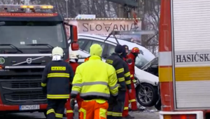 FOTO: Horzivo vyzerajúca nehoda dvoch žien.  Z áut ostali len kusy šrotu