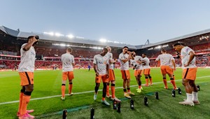 Holandskí mladíci si na hotel prizvali dievčatá. Vyhodili ich z tímu