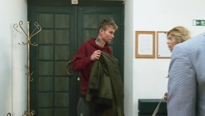 Pred očami ľudí v bare v Levoči dobodal kamaráta. Ten má doteraz následky