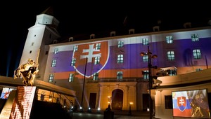 Socha Svätopluka podporuje skôr zlý vkus ako fašizmus