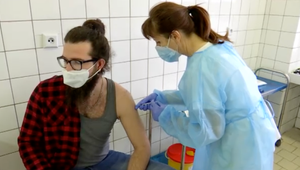 Učitelia a iné profesie sa môžu zaočkovať do nedele. Potom už bude rozhodovať len vek