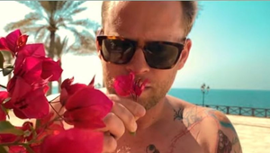 Prachař pri mori s novou láskou Sarou! Ľudia žasnú z TEJTO fotky totálne bez mejkapu!