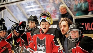 Na ľadovú plochu vás zavedie český film Smečka! Zahrala si v ňom aj hokejová legenda