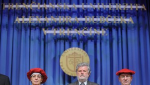 Expresné diplomy rozdávala aj Trenčianska univerzita