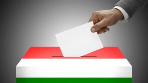 Srbsko-maďarskú hranicu strážia tisícky policajtov, referendum sa blíži