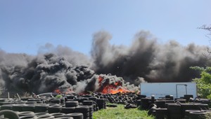 Na hrozivý požiar stajne a vrakoviska Bratislavčania len tak nezabudnú. Poznáme výšku škody