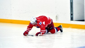 FOTOGALÉRIA. Vladimír Putin (59) padol, zatiaľ len pri nástupe na ľad