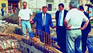 Rudolf Schuster napísal knihu, opisuje v nej rekonštrukciu Hlavnej ulice