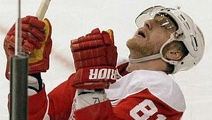 Hossa dvoma gólmi zariadil mečbal Detroitu